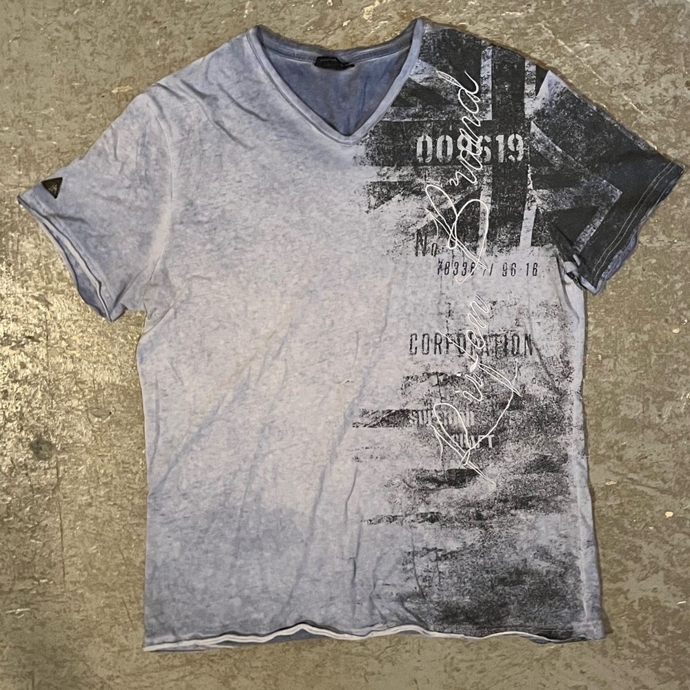 Rüfen light blue Y2K vneck tshirt